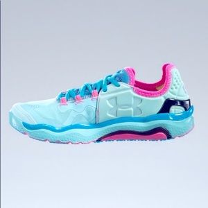 UA W CHARGE RC 2 in turquoise Size 9.5